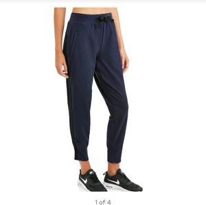 NWT Avia athleisure joggers
